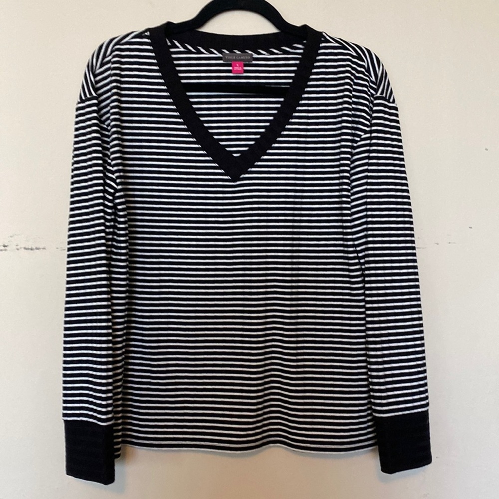 Vince Camuto V-neck Knit Top
